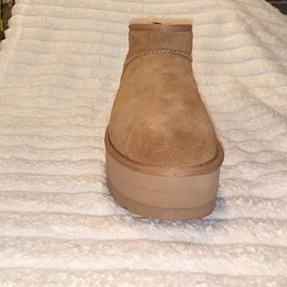 tan Ugg platforms never worn size woman's 10 - Picture 5 of 12